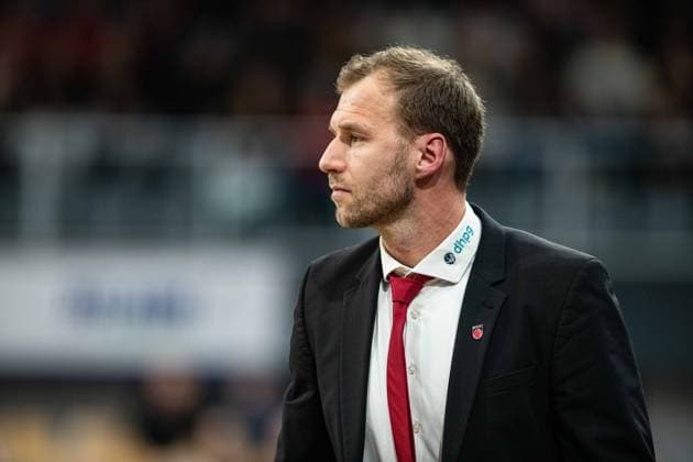 Brose Arena, Bamberg Baskets vs. MLP Academics Heidelberg Germany ,Bamberg, Brose Arena - 13 Dec 2025 - Basketball, Basketball Bundesliga - Bamberg Baskets vs. MLP Academics Heidelberg Image: Head Coach Anton Gavel (Bamberg Baskets) in the coaching zone. Bamberg Brose Arena Bayern Germany Copyright: xPresseFotoxEvans xRyanxEvansx
