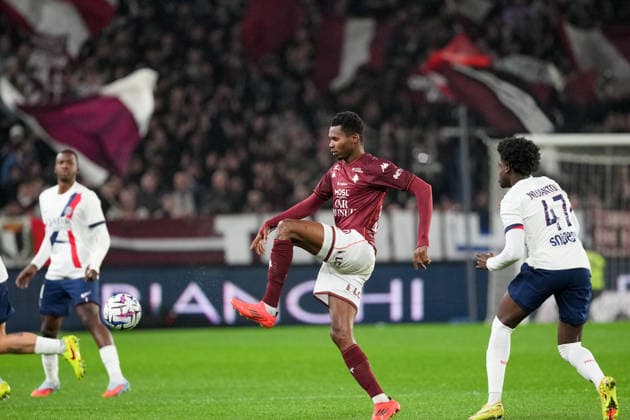 FC Metz v Paris Saint-Germain - Ligue 1 McDonald s 2025 2026 30 Habib DIALLO (fcm) during the Ligue 1 McDonald s match between Metz and Paris at Stade Saint-Symphorien on December 13, 2025 in Metz, France. Metz France  Copyright: xFEPx 776348230