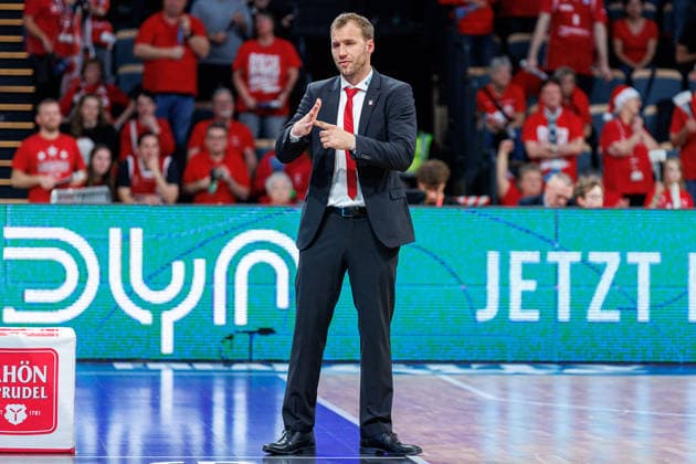 Anton Gavel BMA365 Bamberg Baskets, Coach , single picture, single photo, portrait, portraet, time out, BMA365 Bamberg Baskets vs MLP Academics Heidelberg, Basketball, easyCredit BBL, Matchday 10, 13 12 2025 BMA365 Bamberg Baskets vs MLP Academics Heidelberg, Basketball, easyCredit BBL, Matchday 10, 13 12 2025 Bamberg Copyright: xEibner-Pressefoto G.xSantemizx EP_EER