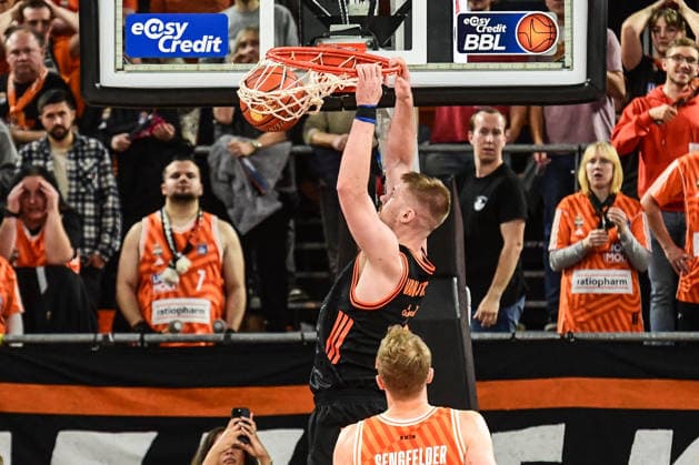 easyCredit BBL Ratiopharm Ulm v Rasta Vechta, Ratiopharm Arena Ulm 13 12 2025 Luc van Slooten Rasta Vechta, 6 Dominic Dolic Rasta Vechta, 8 Ulm 13 12 2025 10 Matchday easyCredit BBL, Ratiopharm Ulm v Rasta Vechta, Ratiopharm Arena Ulm Copyright: xBEAUTIFULxSPORTS Märklx