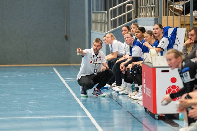 HSG Blomberg Lippe II vs SV Todesfelde, Handball, 3 Liga Nord, Matchday 2, 13 12 2025, Season 2025 2026, Blomberg Ruben Vosshans HSG Blomberg Lippe II, Coach gestures Blomberg Sporthalle an der Ulmenallee Germany