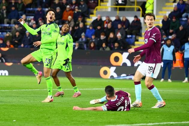 Antonee Robinson of Fulham misses a chance to score and looks dejected Burnley v Fulham, Premier League, Football, Turf Moor, Burnley, UK - 13 Dec 2025Burnley Turf Moor United Kingdom EDITORIAL USE ONLY No use with unauthorised audio, video, data, fixture lists, club league logos or live services. Online in-match use limited to 120 images, no video emulation. No use in betting, games or single club league player publications. Copyright: xPaulxCurrie Shutterstockx 16081563gh