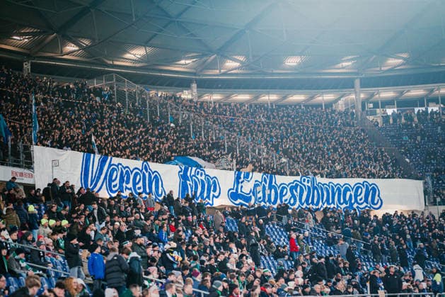 2 Bundesliga Hannover 96 vs VfL Bochum, 13 12 2025 VfL Bochum fans with the banner Verein für Leibesübungen Fußball, 2 Bundesliga, 16 Matchday Hannover 96 vs VfL Bochum on 13 12 2025 at Heinz von Heiden Arena, Hannover DFL REGULATIONS PROHIBIT ANY USE OF PHOTOGRAPHS AS IMAGE SEQUENCES AND OR QUASI VIDEO Copyright: xBEAUTIFULxSPORTS Tonhäuserx