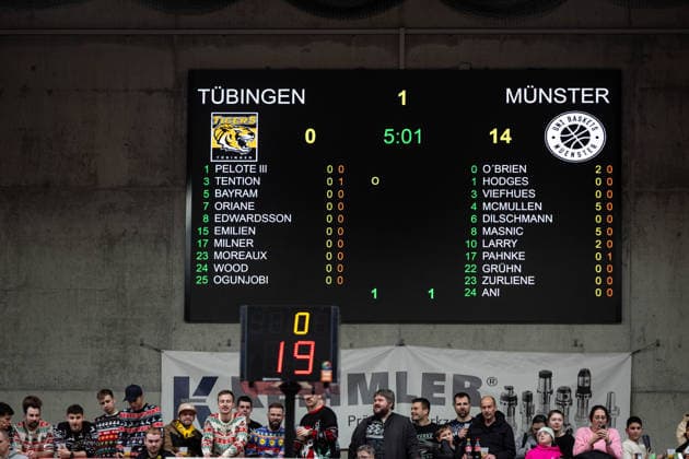 Tigers Tuebingen Uni Baskets Muenster, Herren, 2 Bundesliga, Barmer 2 Basketball Bundesliga, pro A, 12 Spieltag, Spielzeit 2025 2026, 13 12 2025 After 5 minutes of play, the Tigers have not yet scored a basket and are down by 14 points