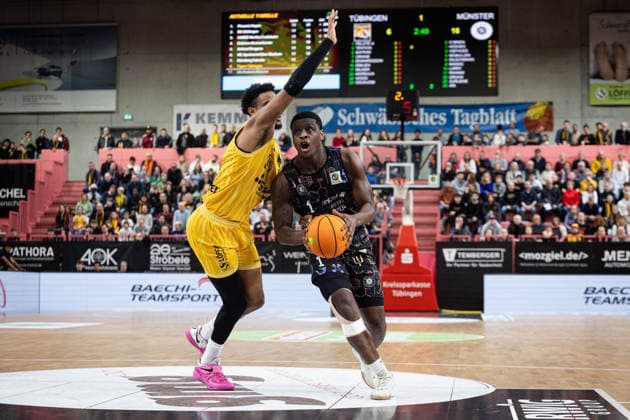 Tigers Tuebingen Uni Baskets Muenster, Men, 2 Bundesliga, Barmer 2 Basketball Bundesliga, pro A, 12 Matchday, Season 2025 2026, 13 12 2025 Bo Hodges Uni Baskets Muenster, 01 vs Bernard Pelote Tigers Tuebingen, 01