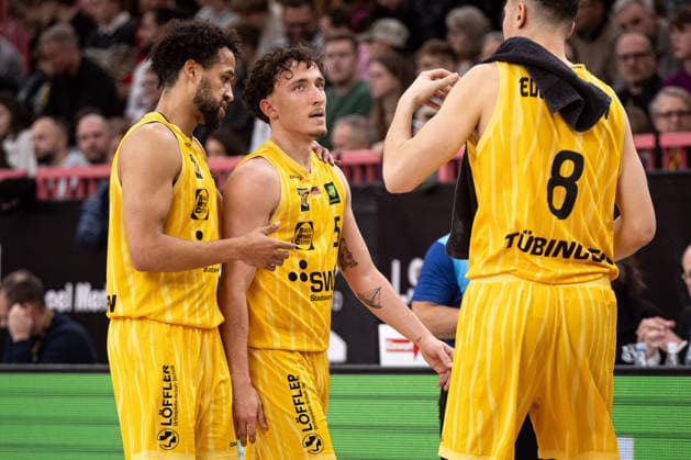 Tigers Tuebingen Uni Baskets Muenster, Men, 2 Bundesliga, Barmer 2 Basketball Bundesliga, pro A, 12 Matchday, Season 2025 2026, 13 12 2025 Miles Tention Tigers Tuebingen, 03 troestet Kaya Bayram Tigers Tuebingen, 05