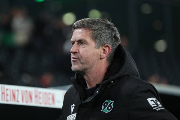 13 12 2025, xtgx, Fußball 2 Bundesliga, Hannover 96 VfL Bochum emspor, v l Ralf Becker Hannover, Sportdirektor Portrait, Portraet, Einzelbild DFL DFB REGULATIONS PROHIBIT ANY USE OF PHOTOGRAPHS as IMAGE SEQUENCES and or QUASI VIDEO Hannover