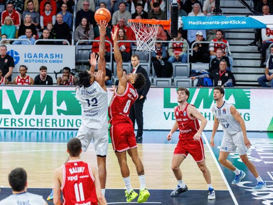 Osun Osunniyi MLP Academics Heidelberg, 12 , Demarcus Demonia BMA365 Bamberg Baskets, 08 , BMA365 Bamberg Baskets vs MLP Academics Heidelberg, Basketball, easyCredit BBL, Matchday 10, 13 12 2025 BMA365 Bamberg Baskets vs MLP Academics Heidelberg, Basketball, easyCredit BBL, Matchday 10, 13 12 2025 Bamberg Copyright: xEibner-Pressefoto G.xSantemizx EP_EER