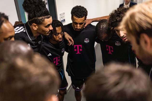 Bonn team in the catacombs, Vet Concept Gladiators Trier vs Telekom Baskets Bonn, Basketball, easyCredit BBL, Matchday 10, Season 2025 2026, 13 12 2025 Vet Concept Gladiators Trier vs Telekom Baskets Bonn, Basketball, easyCredit BBL, Matchday 10, Season 2025 2026, 13 12 2025 Copyright: xEibner-Pressefoto AlexanderxNeisx EP_ANS