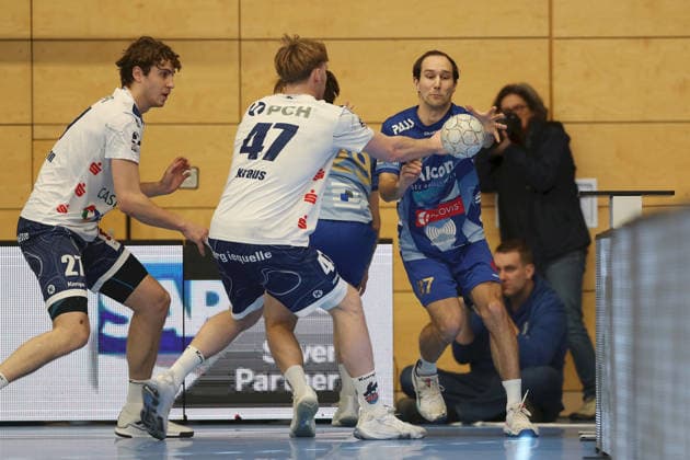 13 12 2025, Men, Handball, Season 2025 2026, 2 Handball Bundesliga, 15 Matchday TV Grosswallstadt 1 VfL Potsdam v li Nils Fuhrmann 27, VfL Potsdam , Dustin Kraus 47, VfL Potsdam , Maxim Schalles 87, TV Grosswallstadt Elsenfeld Untermainhalle Bayern Germany