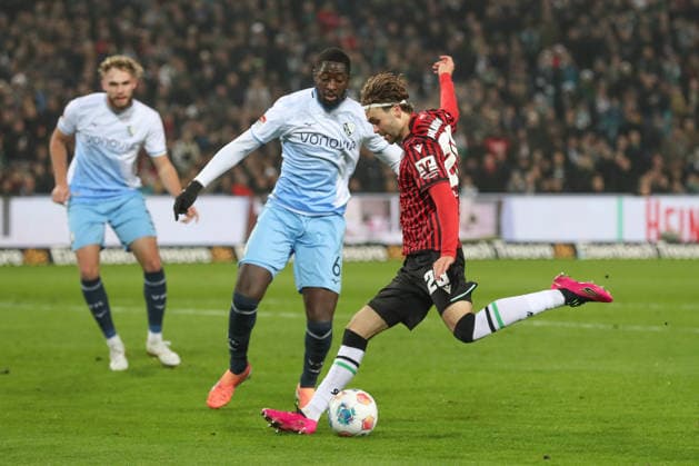 13 12 2025, xtgx, Soccer 2 Bundesliga Hannover 96 VfL Bochum emspor, v l Ibrahim Sissoko Bochum, 6 , Kolja Oudenne Hannover, 29 duel, duel, fight, tackle DFL DFB REGULATIONS PROHIBIT ANY USE OF PHOTOGRAPHS as IMAGE SEQUENCES and or QUASI VIDEO Hannover
