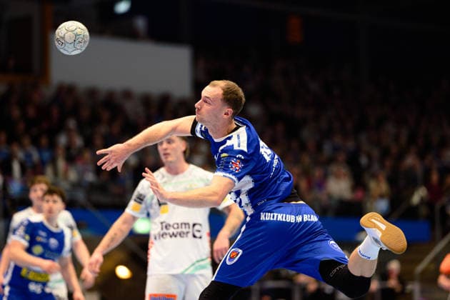 Fynn, Hangstein Rueckraum Links, ThSV Eisenach, 10 GER, ThSV Eisenach vs FRISCH AUF Göppingen, 1 Daikin Handballbundesliga, Handball, Matchday 17, Season 2025 2026, 13 12 2025 GER, ThSV Eisenach vs FRISCH AUF Göppingen, 1 Daikin Handballbundesliga, Handball, Matchday 17, Season 2025 2026, 13 12 2025 Eisenach Copyright: xEibner-Pressefoto MartinxHerbstx EP_MHT