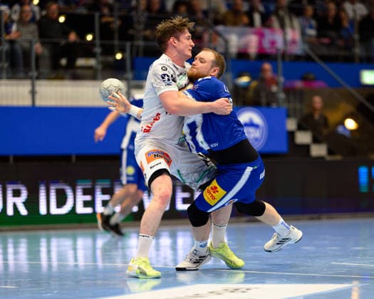Oskar, Neudeck Rueckraum Links, Frisch Auf Goeppingen, 2 , Peter, Walz Kreislaeufer, ThSV Eisenach, 14 GER, ThSV Eisenach vs FRISCH AUF Göppingen, 1 Daikin Handballbundesliga, Handball, Matchday 17, Season 2025 2026, 13 12 2025 GER, ThSV Eisenach vs FRISCH AUF Göppingen, 1 Daikin Handballbundesliga, Handball, Matchday 17, Season 2025 2026, 13 12 2025 Eisenach Copyright: xEibner-Pressefoto MartinxHerbstx EP_MHT