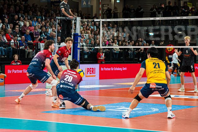 Volleyball I Men I Season 2025 2026 I Bundesliga I 8 Matchday I SVG Lüneburg FT 1844 Freiburg I 13 12 2025 Ethan Robert Champlin 20, SVG Lüneburg in reception Copyright: xLobeca Bjorn-OlexKehmx