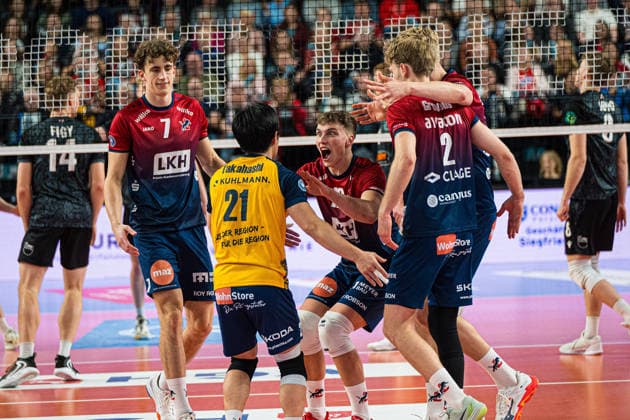 Volleyball I Men I Season 2025 2026 I Bundesliga I Matchday 8 I SVG Lüneburg FT 1844 Freiburg I 13 12 2025 SVG Lüneburg team celebrates after winning a point Copyright: xLobeca Bjorn-OlexKehmx