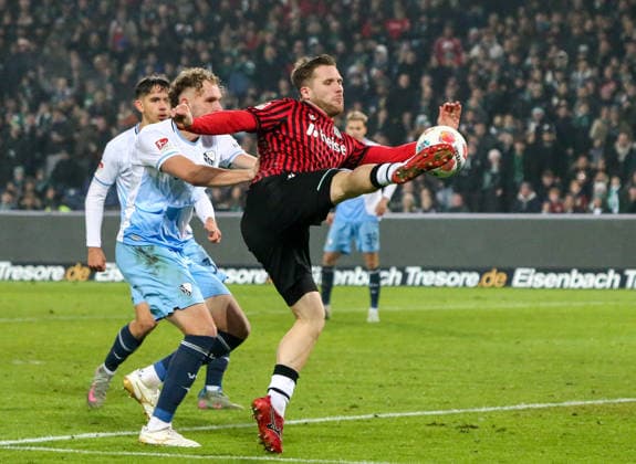 Germany Soccer 2 Bundesliga 2025 26, 16 Matchday Hannover 96 vs VfL Bochum Heinz von Heiden Arena Stadion Hannover Benjamin Källman Benjamin Kallman Hannover 96, 9 Philipp Strompf VfL Bochum, 3 Hannover Copyright: xAymanxAlahmedx