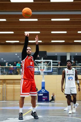 Free throw during the match between BG Hessing Leitershofen v TV Langen, Basketball, Men, BARMER 2 Bundesliga ProB Süd, 2025 2026, 13 Matchday on 13 12 2025 in Augsburg, Mehrzweckhalle Stadtbergen Bayern Germany