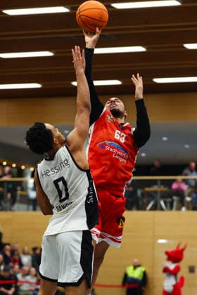 Brian Dawson 0, BG Hessing Leitershofen match between BG Hessing Leitershofen v TV Langen, Basketball, Men, BARMER 2 Bundesliga ProB Süd, 2025 2026, 13 Matchday on 13 12 2025 in Augsburg, Mehrzweckhalle Stadtbergen Bayern Germany