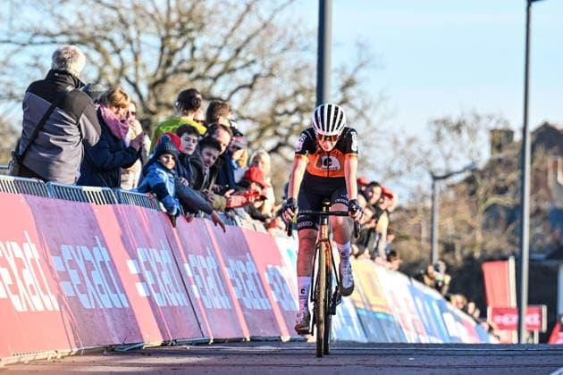 Women SUYS Leiecross Kortrijk Belgian rider Julie Brouwers from team Charles Liegeois Roastery XC places 3rd in the women s elite race of the SUYS Leiecross Kortrijk, stage 4 of 7 in the Exact Cross competition, in Kortrijk, Belgium, on December 13, 2025. Kortrijk Belgium  Copyright: xGautierxDemouveauxx originalFilename:demouveaux-notitle251213_npCjw.jpg