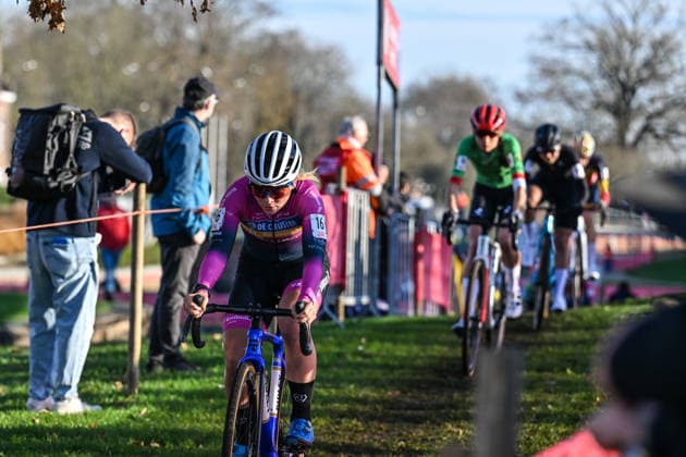 Women SUYS Leiecross Kortrijk Belgian rider Lotte Bael (De Ceusters-Bouwpunt) participates in the women s elite race of the SUYS Leiecross Kortrijk, stage 4 of 7 of the Exact Cross competition, in Kortrijk, Belgium, on December 13, 2025. Kortrijk Belgium  Copyright: xGautierxDemouveauxx originalFilename:demouveaux-notitle251213_npNK0.jpg