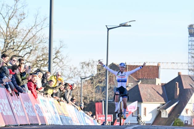 Women SUYS Leiecross Kortrijk Dutch rider Inge van der Heijden, European champion from the team Creland-Corendon, crosses the finish line to win the women s elite race of the SUYS Leiecross Kortrijk, stage 4 7 in the Exact Cross competition, in Kortrijk, Belgium, on December 13, 2025. Kortrijk Belgium  Copyright: xGautierxDemouveauxx originalFilename:demouveaux-notitle251213_npb0P.jpg