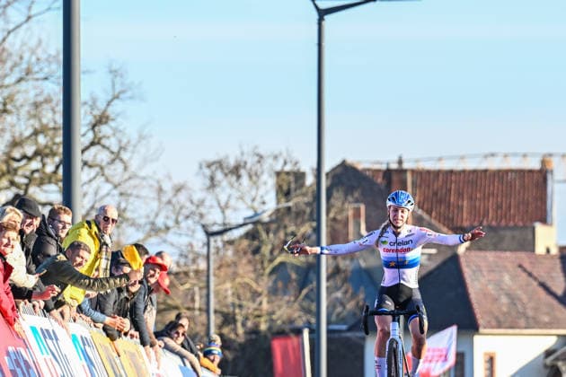 Women SUYS Leiecross Kortrijk Dutch rider Inge van der Heijden, European champion from the team Creland-Corendon, crosses the finish line to win the women s elite race of the SUYS Leiecross Kortrijk, stage 4 7 in the Exact Cross competition, in Kortrijk, Belgium, on December 13, 2025. Kortrijk Belgium  Copyright: xGautierxDemouveauxx originalFilename:demouveaux-notitle251213_nps6X.jpg