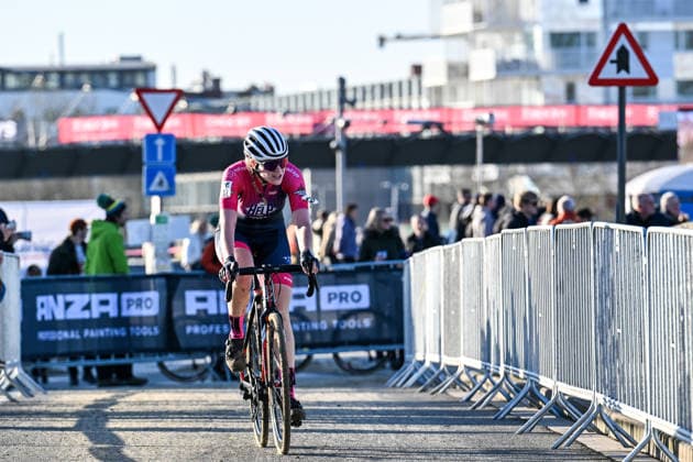 Women SUYS Leiecross Kortrijk Belgian rider Emily De Cuyper from team Super Help - Evil Eye participates in the women s elite race of the SUYS Leiecross Kortrijk, stage 4 of 7 of the Exact Cross competition, in Kortrijk, Belgium, on December 13, 2025. Kortrijk Belgium  Copyright: xGautierxDemouveauxx originalFilename:demouveaux-notitle251213_np7bF.jpg