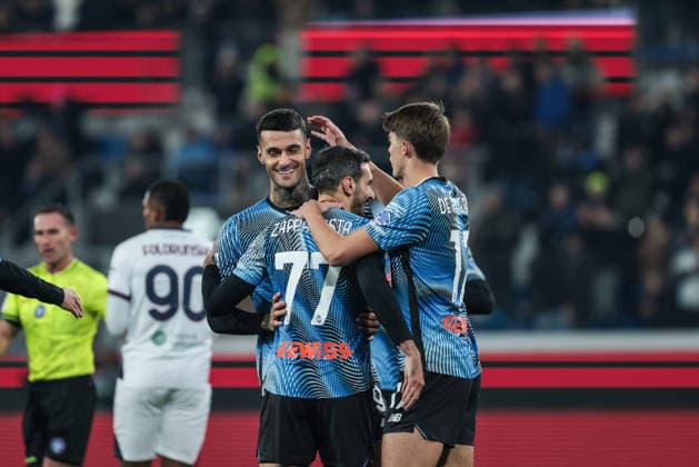 Atalanta BC v Cagliari Calcio - Serie A Gianluca Scamacca of Atalanta BC celebrates after scoring a goal during the Serie A football match between Atalanta BC and Cagliari Calcio in Bergamo, Italy, on December 13, 2025, at New Balance Arena. Bergamo Italy  Copyright: xEmanuelexComincinix originalFilename:comincini-atalanta251213_npFdO.jpg