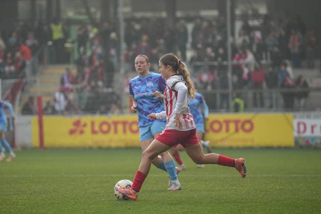 Germany, Freiburg im Breisgau, Google Pixel Womens Bundesliga 2025 26 SC Freiburg vs SGS Essen, Nia Szenk SC Freiburg, 19 Copyright: xMirjamxGeigerx