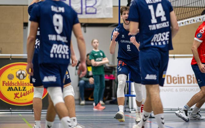 Volleyball, Season 2025 2026, 2 Bundesliga Bord, 13 12 2025, 11 Matchday, Men, TuB Bocholt blue vs MLK Volleys Koeln red Ben Stoverink TuB Bocholt , Bocholt Sporthalle West Nordrhein Westfalen Germany 251213_vb_tub-bocholt_mlk-volleys-koeln_47878