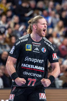 Celebration at goal scorer Maciej Gebala HC Erlangen, 77 HC Erlangen vs SC DHfK Leipzig, Handball, 1 Handball Bundesliga, Season 2025 2026, Matchday 17, 13 12 2025 HC Erlangen vs SC DHfK Leipzig, Handball, 1 Handball Bundesliga, Season 2025 2026, Matchday 17, 13 12 2025 Nuremberg Copyright: xEibner-Pressefoto ArdanxFuessmanx EP_AFN