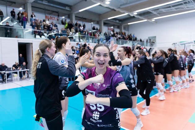 1 Volleyball Bundesliga Women Schwarz Weiss Erfurt vs Skurios Volleys Borken Erfurt 13 12 2025 Mia Stauß 55 Schwarz Weiss Erfurt 1 Volleyball Bundesliga Women Schwarz Weiss Erfurt vs Skurios Volleys Borken Riethsporthalle Erfurt 13 12 2025 Copyright: xBEAUTIFULxSPORTS Duehringx