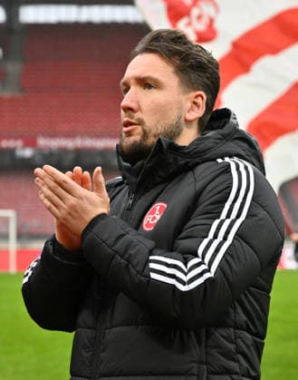 13 12 2025 Soccer season 2025 2026 1 Google Pixel Women Bundesliga 13 Matchday 1 FC Nürnberg FCN Club Clubfrauen VfL Wolfsburg Sportfoto Zink xwoxzix Thomas Oostendorp Coach 1 FC Nürnberg FCN applauds claps