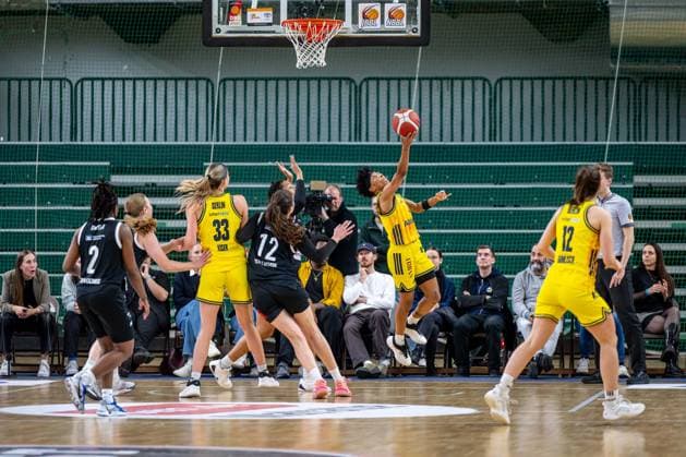 Basketball Berlin 13 12 2025 Season 2025 2026 DBBL 1 Bundesliga Alba Berlin TK Hannover Luchse Deeshyra Thomas Alba, No 21