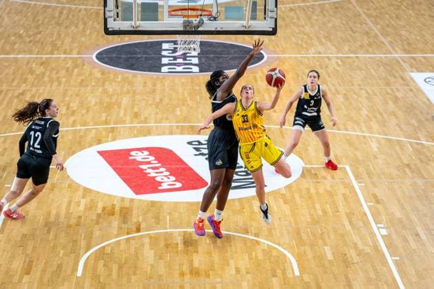 Basketball Berlin 13 12 2025 Season 2025 2026 DBBL 1 Bundesliga Alba Berlin TK Hannover Luchse Emily Kiser Alba, No 33 Serena Manala Hannover, No 20