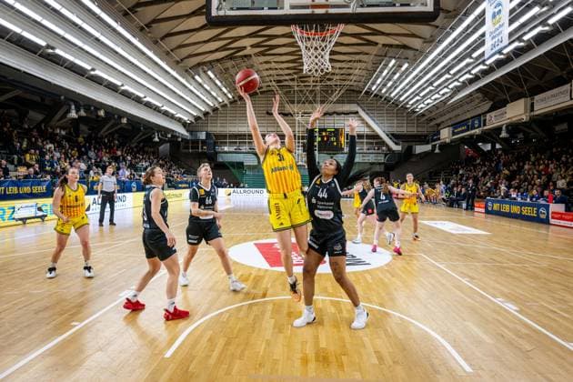 Basketball Berlin 13 12 2025 Season 2025 2026 DBBL 1 Bundesliga Alba Berlin TK Hannover Luchse Abby Muse Alba, No 31 Alyssa Brown Hannover, No 44