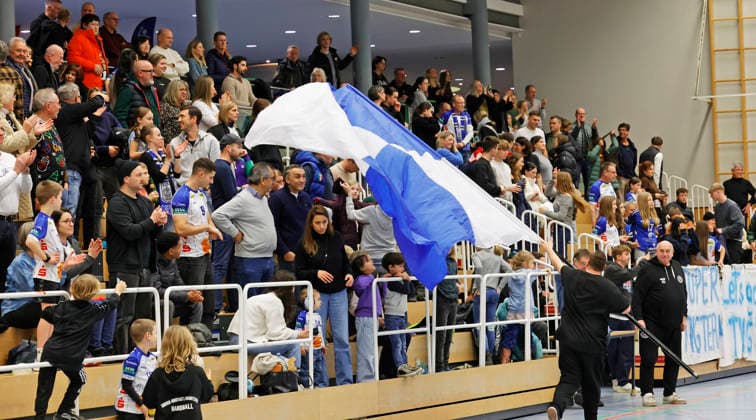 13 12 2025 Handball Men Season 2025 2026 Regionalliga TV Groß Umstadt GSV Eintracht Baunatal 31 26 Cheers of joy Emotion over home win among many spectators in the stands Umstadt Groß Umstadt Hesse Germany
