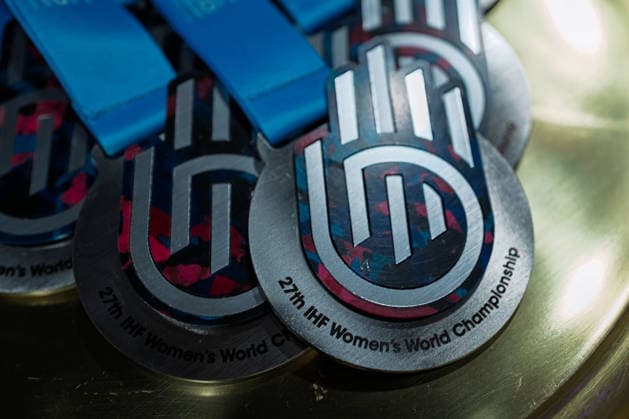 Handball, Womens World Championship, semi-final France Germany silver medal 27th IHF Women™s World Championship, medal Rotterdam Ahoy Netherlands