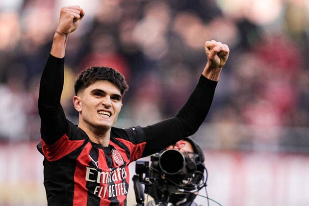 AC Milan s Davide Bartesaghi celebrates after scoring the 1-1 goal for his team during the Serie A soccer match between Milan and Sassuolo at the San Siro Stadium in Milan , north Italy - Sunday, December 14, 2025. - Soccer .  Copyright: xMarcoxAlpozzi LaPressex