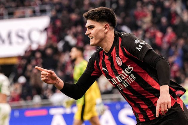 AC Milan s Davide Bartesaghi celebrates after scoring the 1-1 goal for his team during the Serie A soccer match between Milan and Sassuolo at the San Siro Stadium in Milan , north Italy - Sunday, December 14, 2025. - Soccer .  Copyright: xMarcoxAlpozzi LaPressex