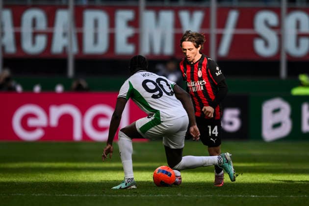 AC Milan v US Sassuolo - Serie A Luka Modric of AC Milan is challenegd by Ismael Kone of US Sassuolo during the Serie A football match between AC Milan and US Sassuolo. Milan Italy Copyright: xNicolòxCampox