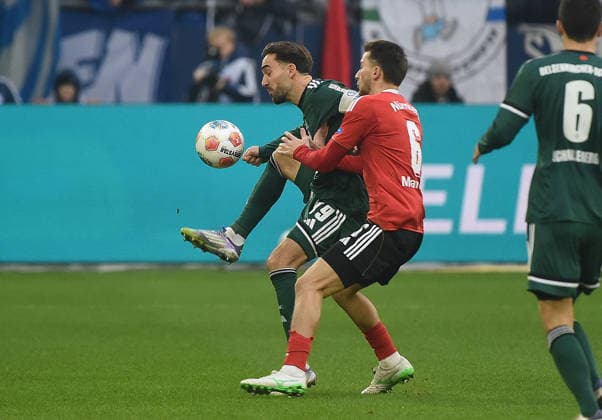 14 12 2025, xhbx, Fußball 2 Bundesliga, FC Schalke 04 1 FC Nürnberg v l Kenan Karaman FC Schalke 04 , Adam Markhiev 1 FC Nuernberg DFL DFB REGULATIONS PROHIBIT ANY USE OF PHOTOGRAPHS as IMAGE SEQUENCES and or QUASI VIDEO Gelsenkirchen