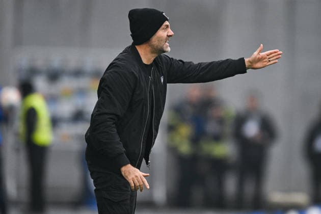 Alexander Ende Muenster, Coach gesticulates, GER, SV Darmstadt 98 vs Preußen Münster, Football, 2 Bundesliga, Matchday 16, Season 2025 2026, 14 12 2025 DFL REGULATIONS PROHIBIT ANY USE OF PHOTOGRAPHS AS IMAGE SEQUENCES AND OR QUASI VIDEO GER, SV Darmstadt 98 vs Preußen Münster, Football, 2 Bundesliga, Matchday 16, Season 2025 2026, 14 12 2025 Darmstadt Copyright: xEibner-Pressefoto FlorianxWiegandx EP_FWD
