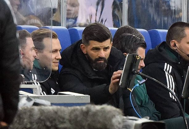 14 12 2025, xhbx, Soccer 2 Bundesliga, FC Schalke 04 1 FC Nürnberg v l Coach Miron Muslic FC Schalke 04 DFL DFB REGULATIONS PROHIBIT ANY USE OF PHOTOGRAPHS as IMAGE SEQUENCES and or QUASI VIDEO Gelsenkirchen