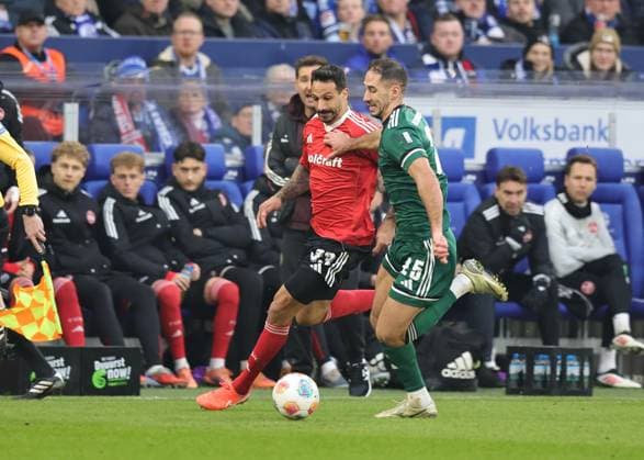 14 12 2025 Soccer Season 2025 2026 2 Soccer Bundesliga 16 Matchday FC Schalke 04 S04 Knappen 1 FC Nuremberg FCN Club Sportfoto Zink DaMa xdaxmax DFL regulations prohibit any use of photographs as image sequences and or quasi video only for editorial use Adriano Grimaldi 33, 1 FC Nuremberg FCN Nikola Katic 25, FC Schalke 04 S04