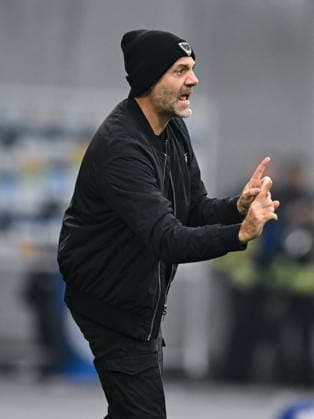 Alexander Ende Muenster, Coach gesticulates, GER, SV Darmstadt 98 vs Preußen Münster, Football, 2 Bundesliga, Matchday 16, Season 2025 2026, 14 12 2025 DFL REGULATIONS PROHIBIT ANY USE OF PHOTOGRAPHS AS IMAGE SEQUENCES AND OR QUASI VIDEO GER, SV Darmstadt 98 vs Preußen Münster, Football, 2 Bundesliga, Matchday 16, Season 2025 2026, 14 12 2025 Darmstadt Copyright: xEibner-Pressefoto FlorianxWiegandx EP_FWD