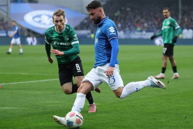 2025 12 14 xjfx 2 Bundesliga SV Darmstadt 98 SC Preussen Muenster v l , Joshua Mees Preussen Muenster , Marco Richter SV Darmstadt 98 Zweikampf, Action, Aktion, Battles for the Ball DFL DFB REGULATIONS PROHIBIT ANY USE OF PHOTOGRAPHS as IMAGE SEQUENCES and or QUASI VIDEO Copyright: JoaquimxFerreira