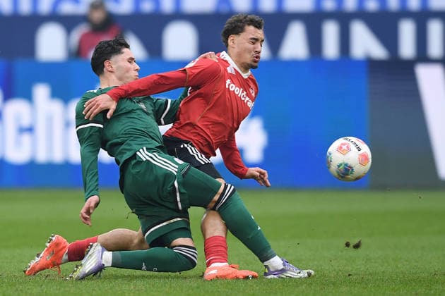 Soccer 2 Bundesliga 16 Matchday FC Schalke 04 1 FC Nürnberg on 14 12 2025 at the Veltins Arena in Gelsenkirchen Soufiane El Faouzi Schalke , left Rafael Lubach Nürnberg , right DFL regulations prohibit any use of photographs as image sequences and or quasi video xRx