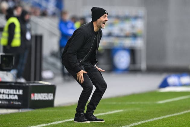 Alexander Ende (Muenster, Trainer) gestikuliert, GER, SV Darmstadt 98 vs Preußen Münster, Fussball, 2. Bundesliga, 16. Spieltag, Spielzeit 2025 2026, 14.12.2025. DFL REGULATIONS PROHIBIT ANY USE OF PHOTOGRAPHS AS IMAGE SEQUENCES AND OR QUASI-VIDEO GER, SV Darmstadt 98 vs Preußen Münster, Fussball, 2. Bundesliga, 16. Spieltag, Spielzeit 2025 2026, 14.12.2025. Darmstadt *** Alexander Ende Muenster, Coach gesticulates, GER, SV Darmstadt 98 vs Preußen Münster, Football, 2 Bundesliga, Matchday 16, Season 2025 2026, 14 12 2025 DFL REGULATIONS PROHIBIT ANY USE OF PHOTOGRAPHS AS IMAGE SEQUENCES AND OR QUASI VIDEO GER, SV Darmstadt 98 vs Preußen Münster, Football, 2 Bundesliga, Matchday 16, Season 2025 2026, 14 12 2025 Darmstadt Copyright: xEibner-Pressefoto FlorianxWiegandx EP_FWD