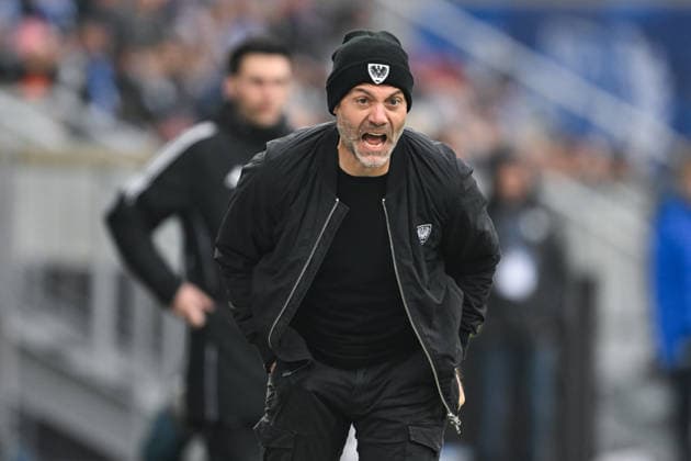 Alexander Ende Muenster, Coach gesticulates, GER, SV Darmstadt 98 vs Preußen Münster, Football, 2 Bundesliga, Matchday 16, Season 2025 2026, 14 12 2025 DFL REGULATIONS PROHIBIT ANY USE OF PHOTOGRAPHS AS IMAGE SEQUENCES AND OR QUASI VIDEO GER, SV Darmstadt 98 vs Preußen Münster, Football, 2 Bundesliga, Matchday 16, Season 2025 2026, 14 12 2025 Darmstadt Copyright: xEibner-Pressefoto FlorianxWiegandx EP_FWD